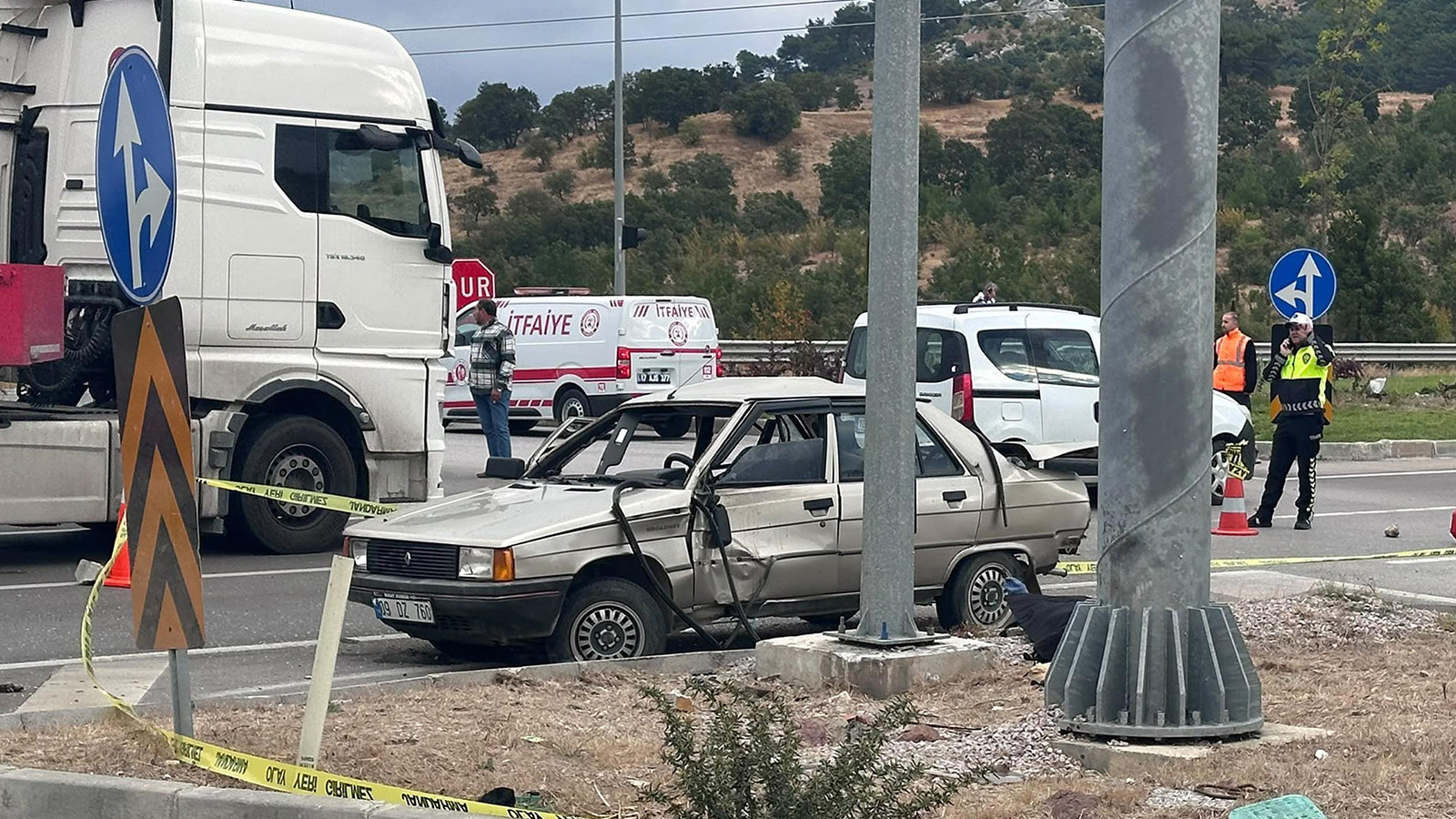 Gaziantep'te yolcu otobüsü ile otomobil çarpıştı: Ölü ve yaralılar var