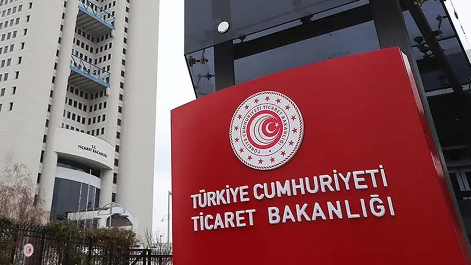 Ticaret Bakanlığı'ndan Sahte Yorumlarla Mücadele Adımı