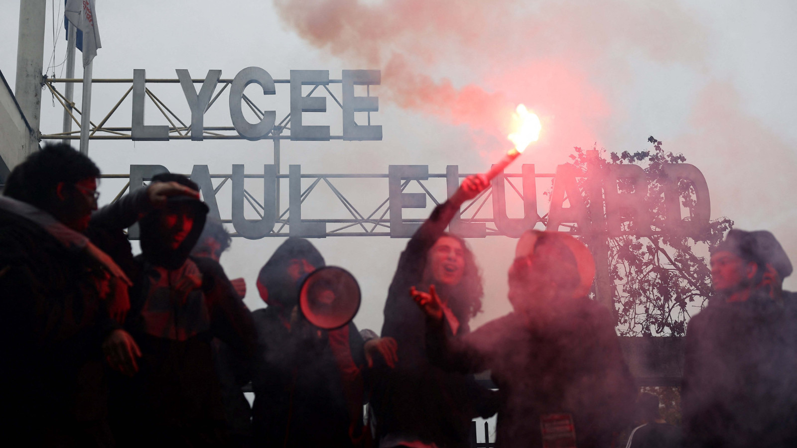 Fransa'da Eğitim Protestoları Büyüyor: Yüzlerce Gözaltı ve Yaralı