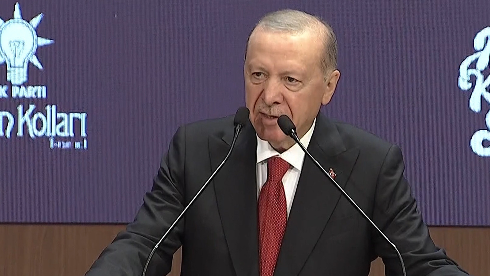 Cumhurbaşkanı Erdoğan: 'Dimdik ayaktayız'