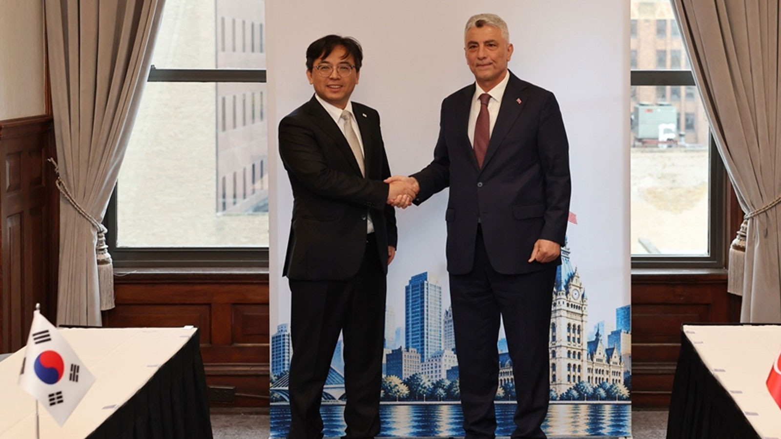 Bakan Bolat, Güney Koreli mevkidaşı Park Jung-Sung ile görüştü
