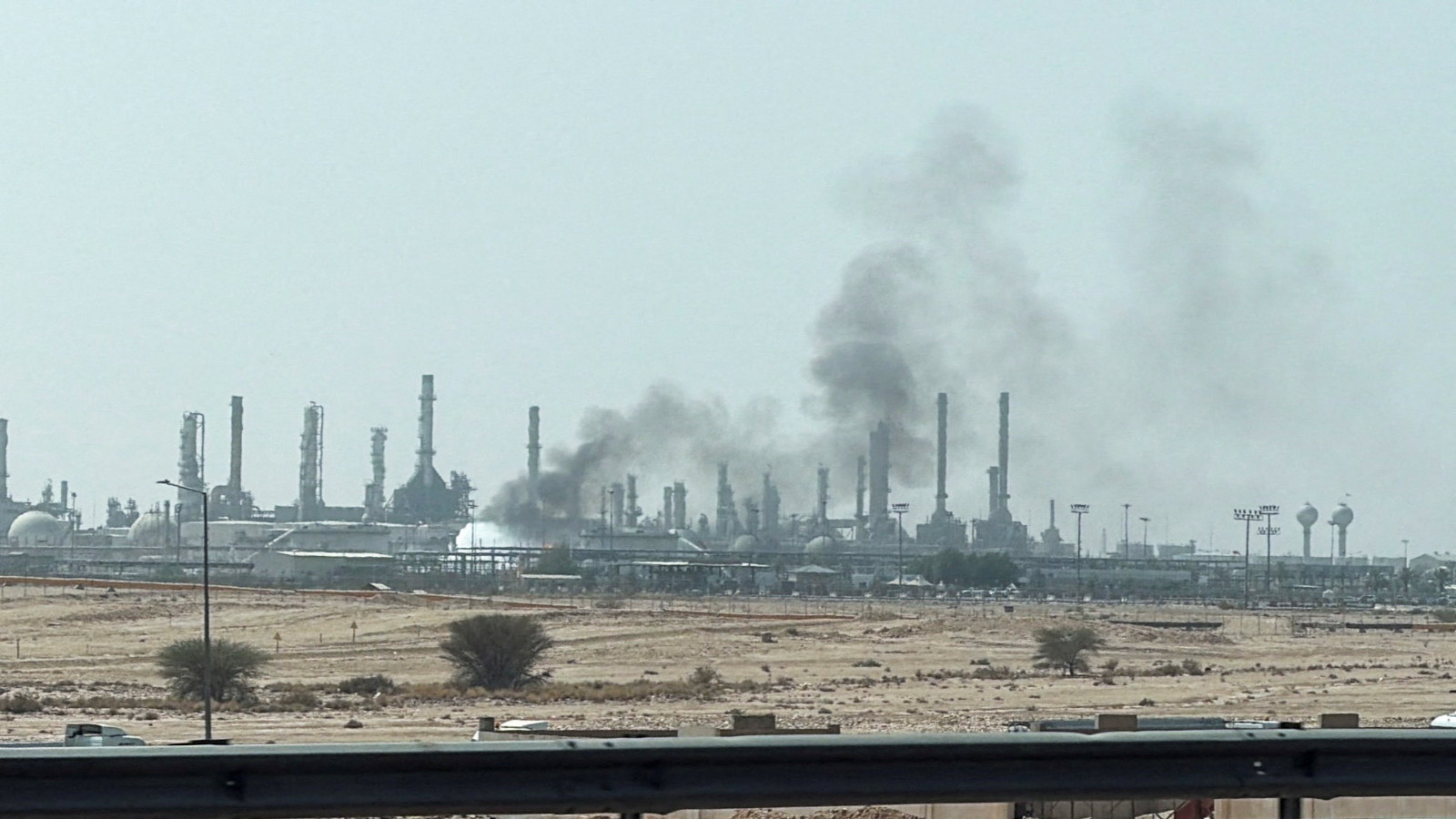Husiler: Riyad'da Aramco'yu füze ve İHA'larla vurduk