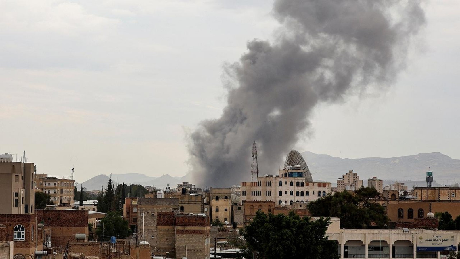 Yemen ordusu, Taiz ve Tur el-Baha cephelerinde İran destekli Husilere yönelik 97 askeri operasyon düzenledi