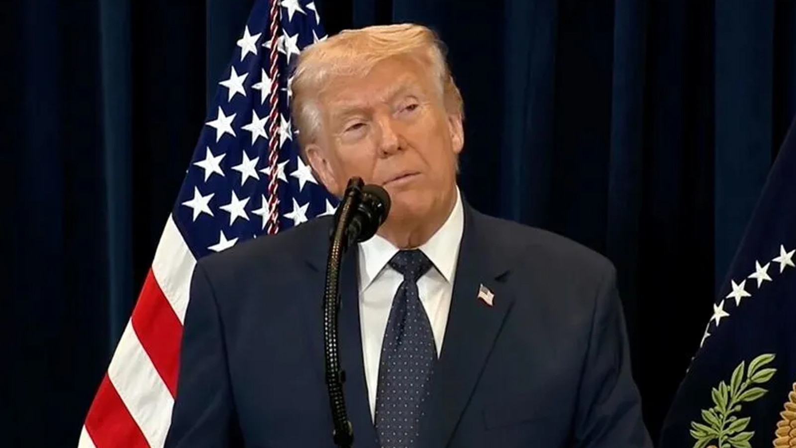 Trump, İran Petrol Bakanı'nın istifasını duyurdu