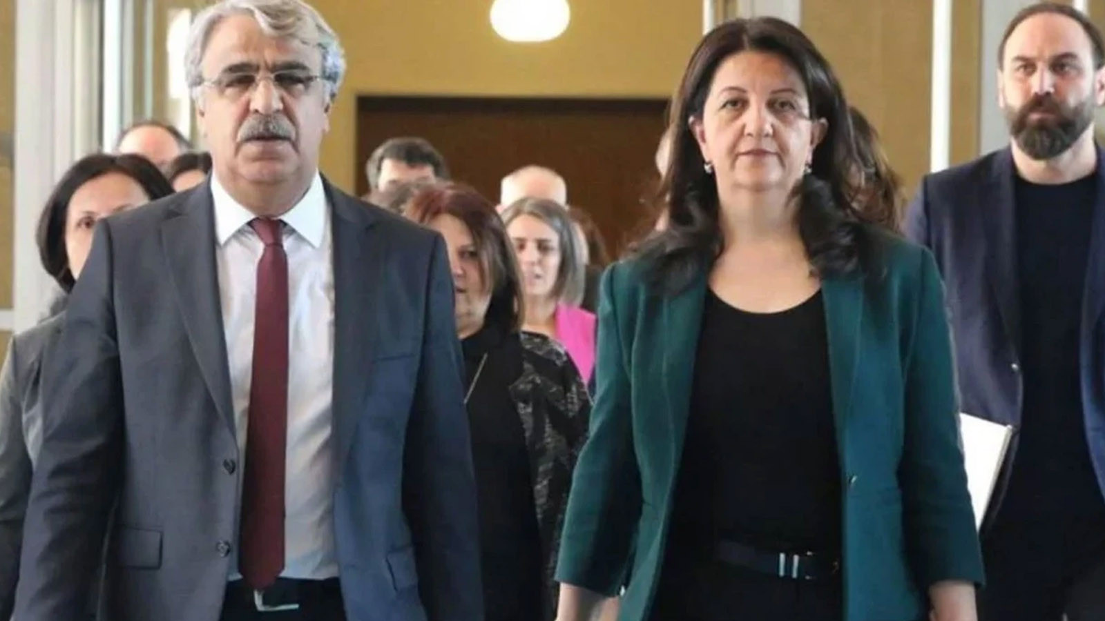 AK Parti Grubu, DEM Parti heyetiyle görüştü