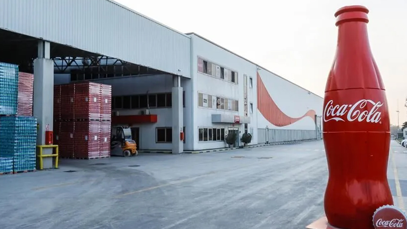 Yüzlerce şubesi olan dev şirket satışa çıkarıldı