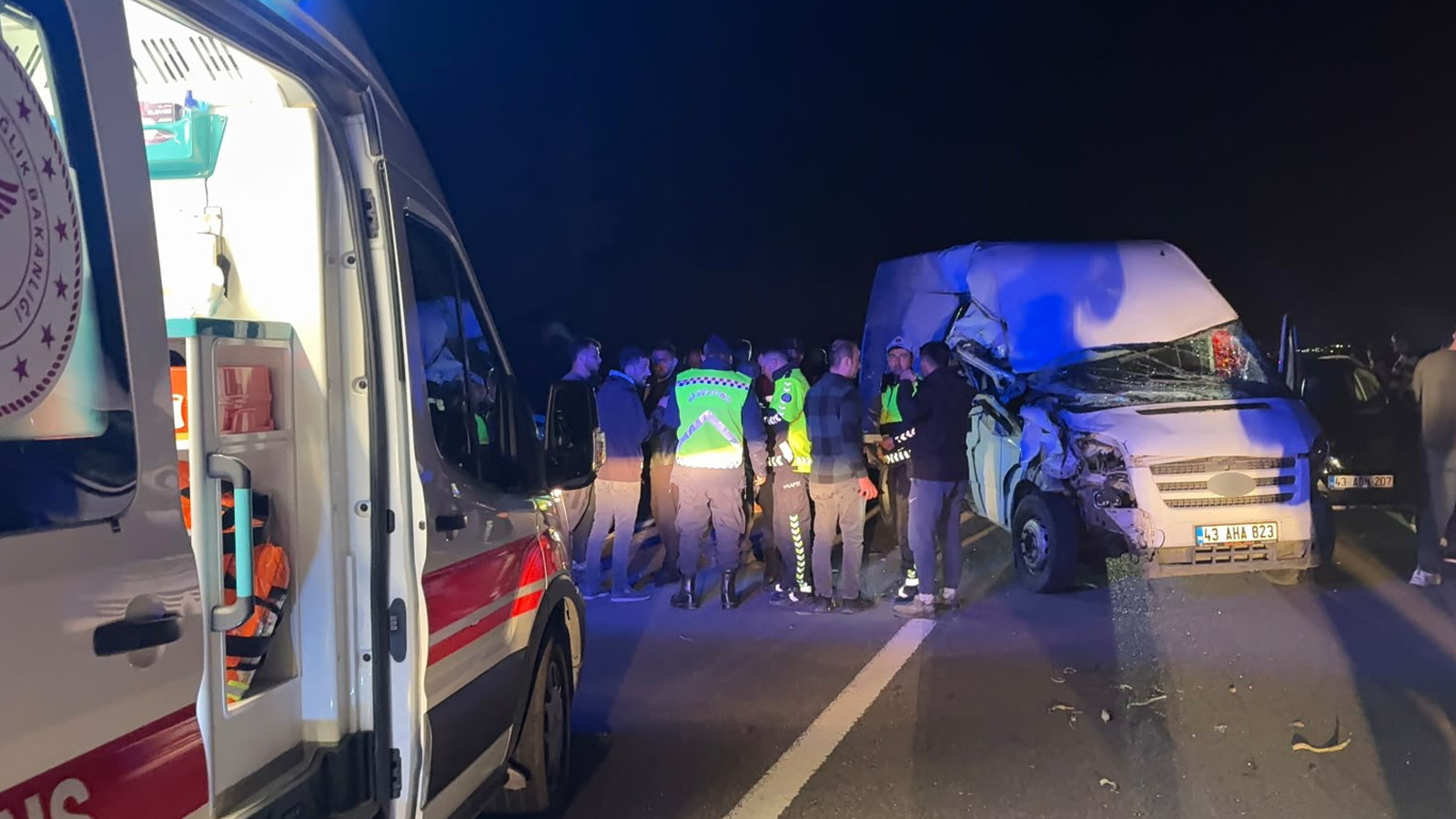 Kütahya'da zincirleme trafik kazasında 7 kişi yaralandı