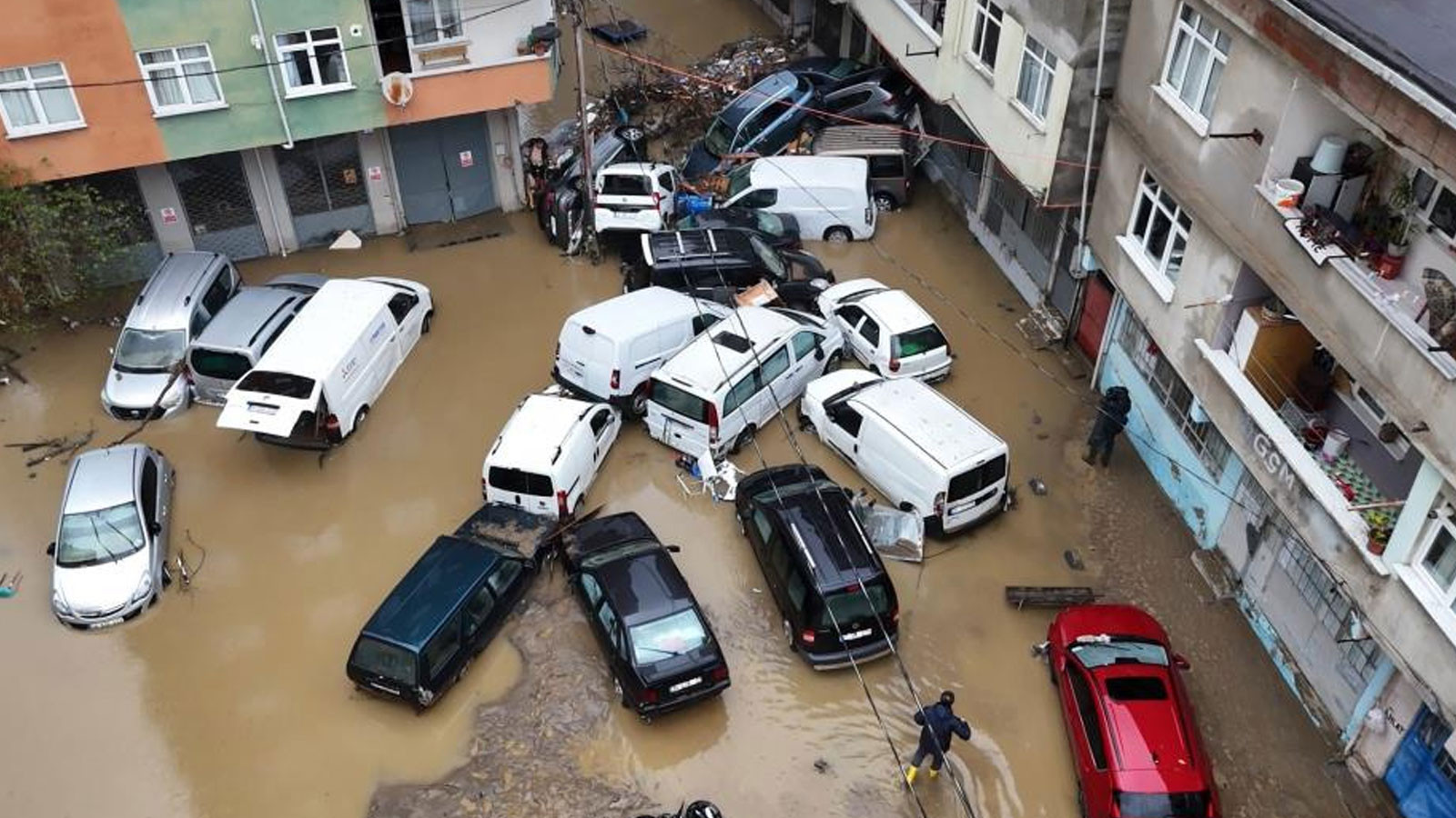 Selin vurduğu İstanbul'da hasar, gün ağarınca ortaya çıktı!