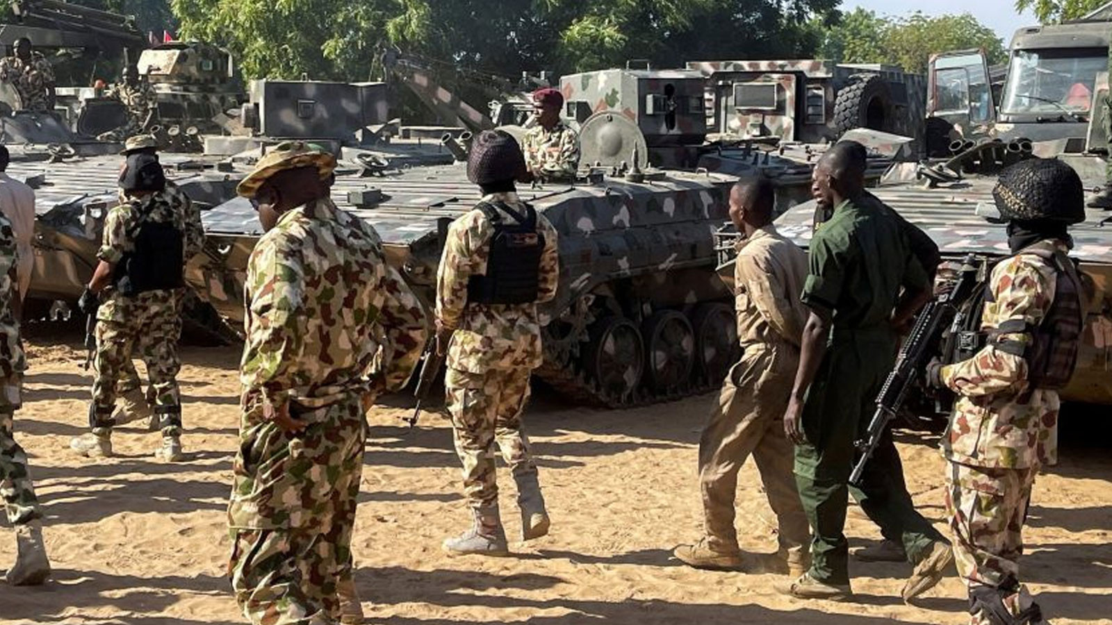 Boko Haram Nijerya'da askeri üsse saldırdı, 14 şehit