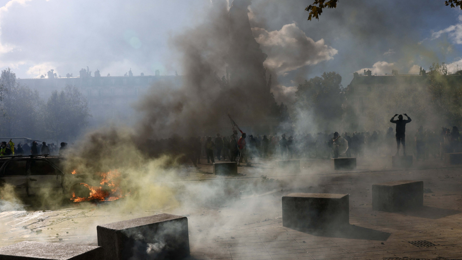 Fransa'da protestolar yayılıyor, 160'tan fazla gözaltı