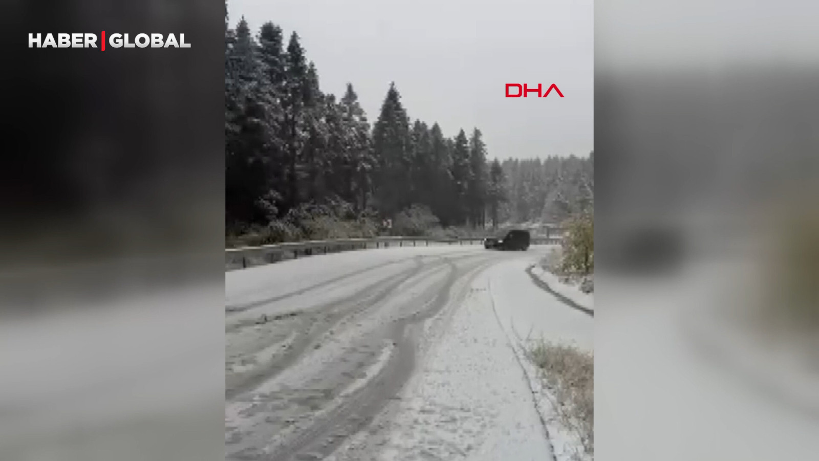 Uludağ'da kar yağışı; bazı araçlar yolda kaldı