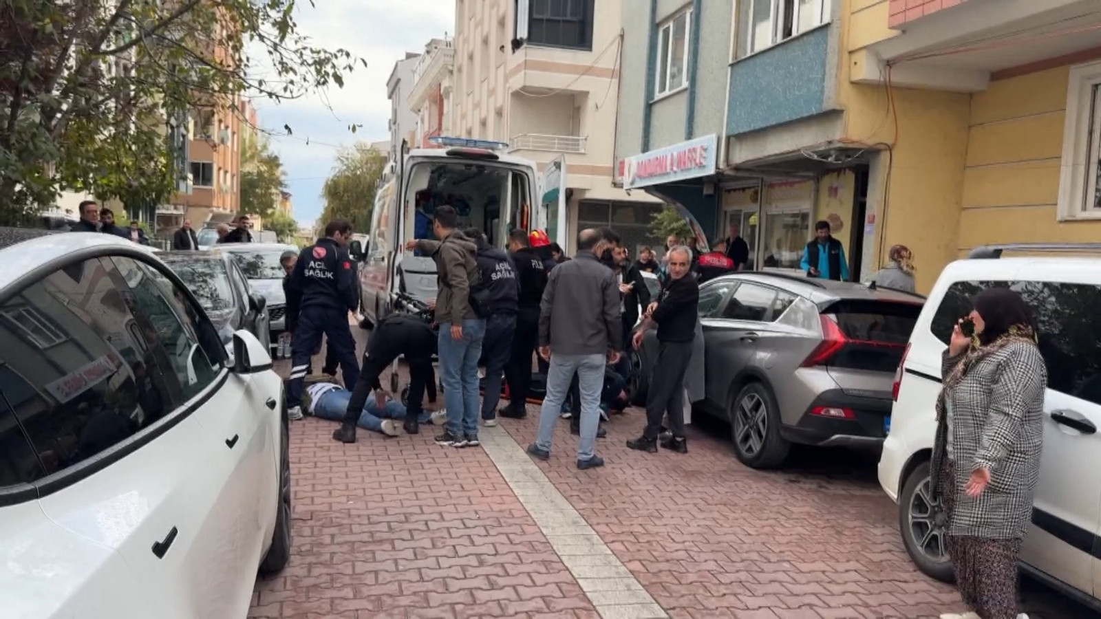 İstanbul Avcılar’da yol verme tartışmasında 3 kişi bıçaklandı
