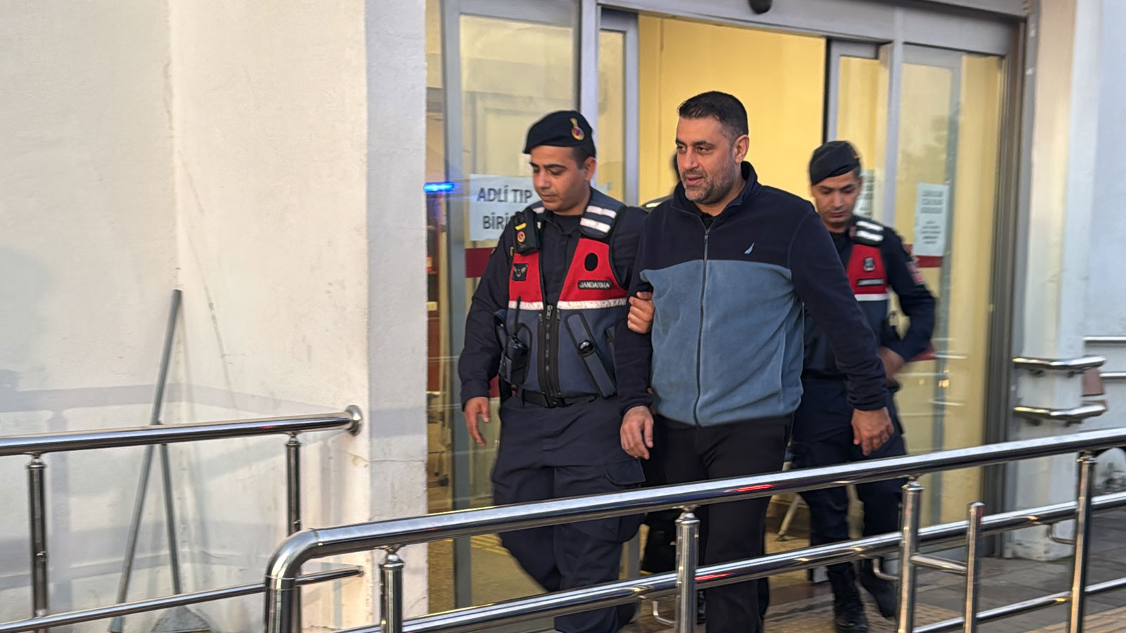 Çukurova Belediyesine yönelik soruşturmada 49 kişi adliyeye sevk edildi