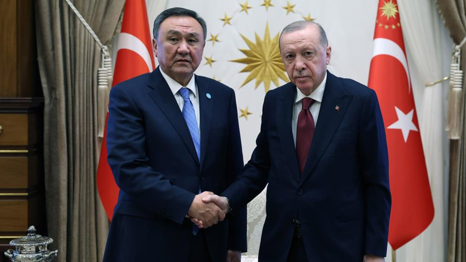 Başkan Erdoğan, TDT Genel Sekreteri Ömüraliyev'i kabul etti