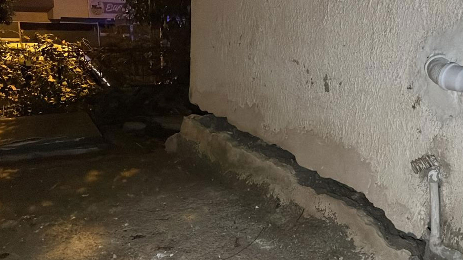 Mersin'de Binanın Zemini Çöktü, 40 Kişi Güvenli Bir Şekilde Tahliye Edildi