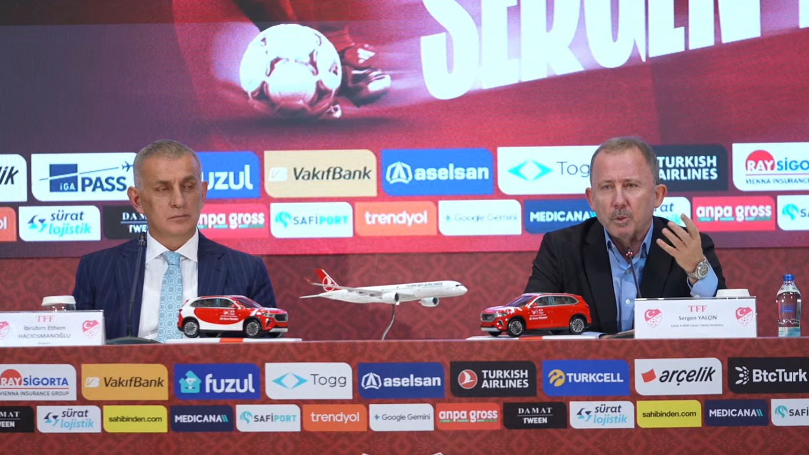 Sergen Yalçın, A Milli Takım teknik direktörü olarak göreve başladı