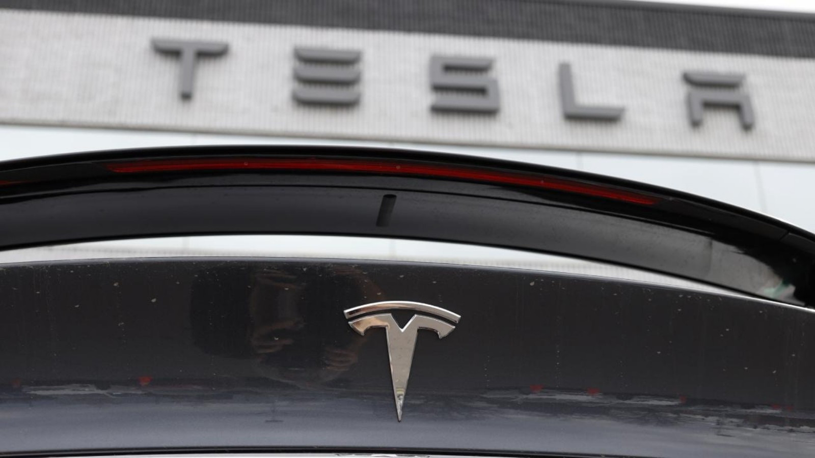 Tesla'nın net karı üçüncü çeyrekte azaldı