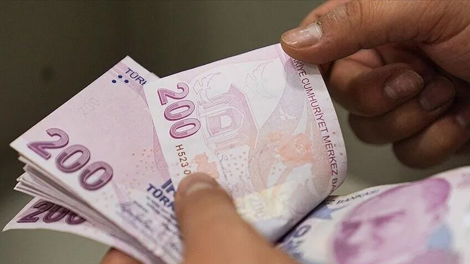 TOKİ 61 ilde 725 arsa satışı yapacak, fiyatlar 400 bin TL'den başlıyor.
