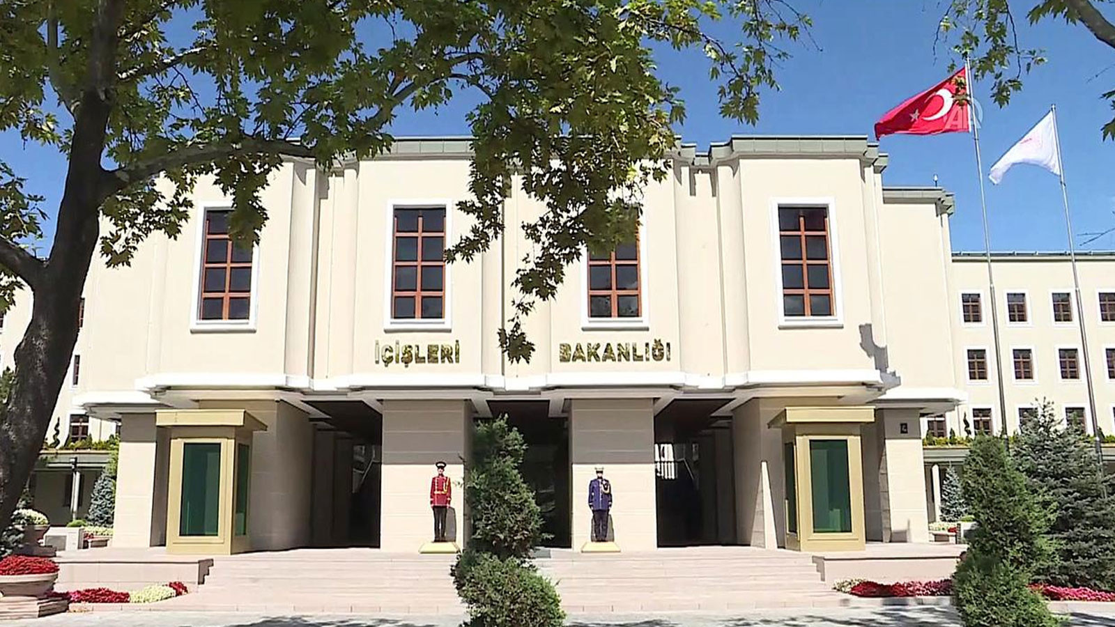 Çukurova Belediye Başkanı Emrah Kozay görevden alındı
