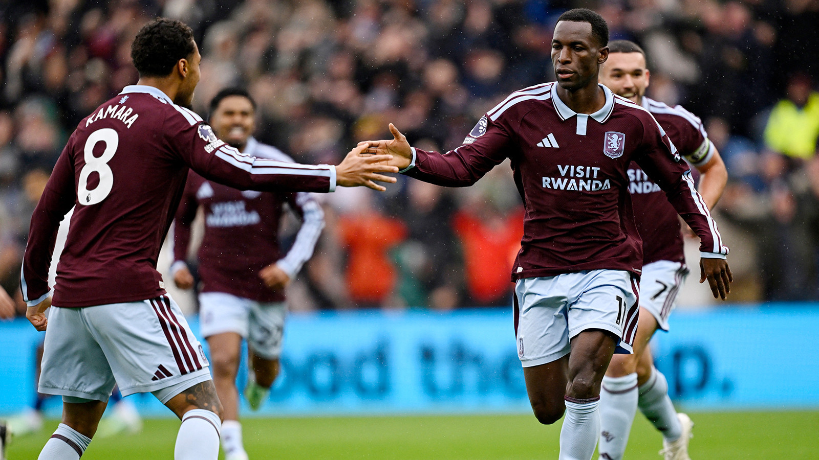 Aston Villa, Manchester City'yi sahasında 2-1 mağlub etti