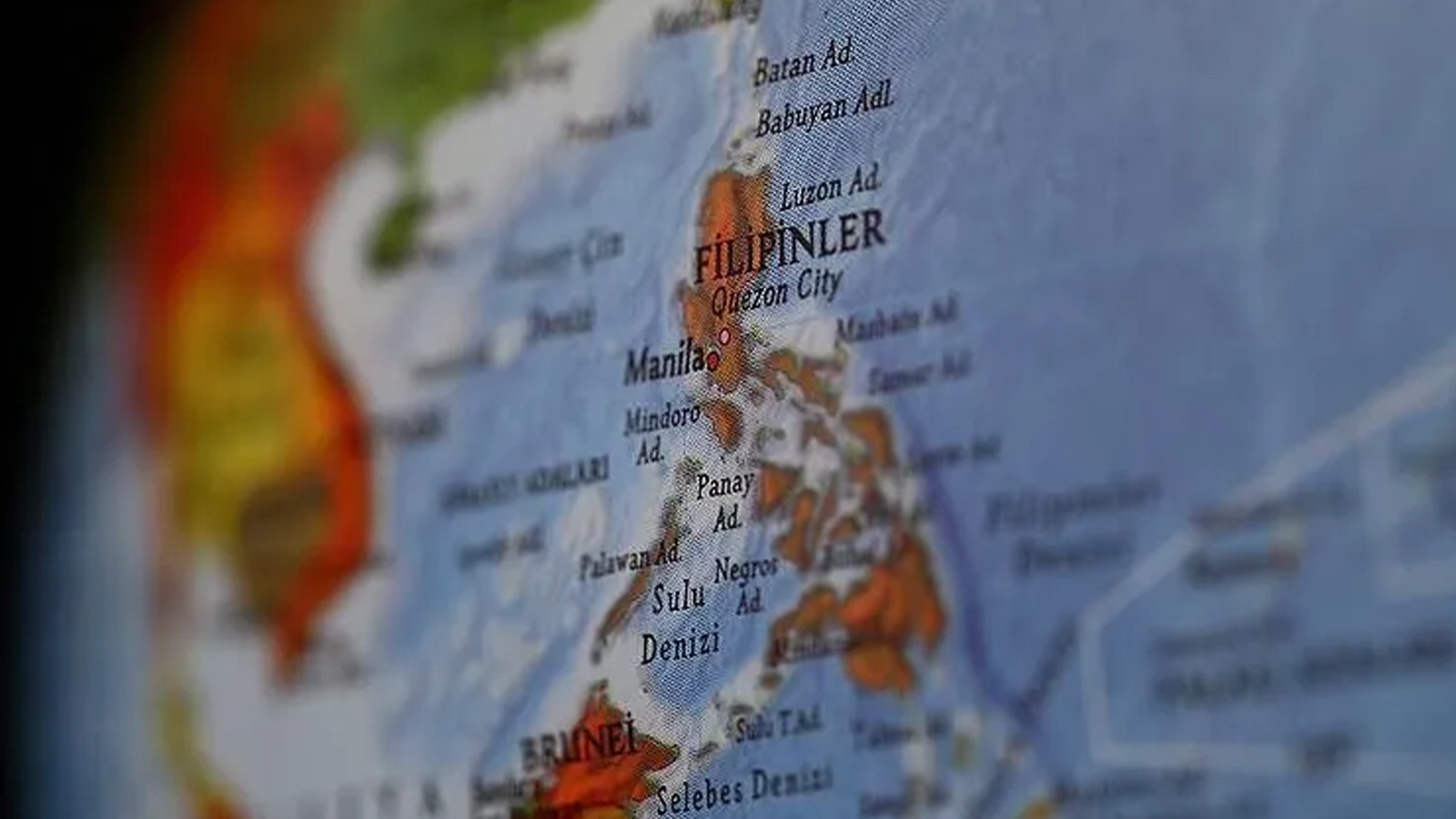 Filipinler'de Eğitime Çıkan İki Uçak Çarpıştı: 4 Pilot Hayatını Kaybetti