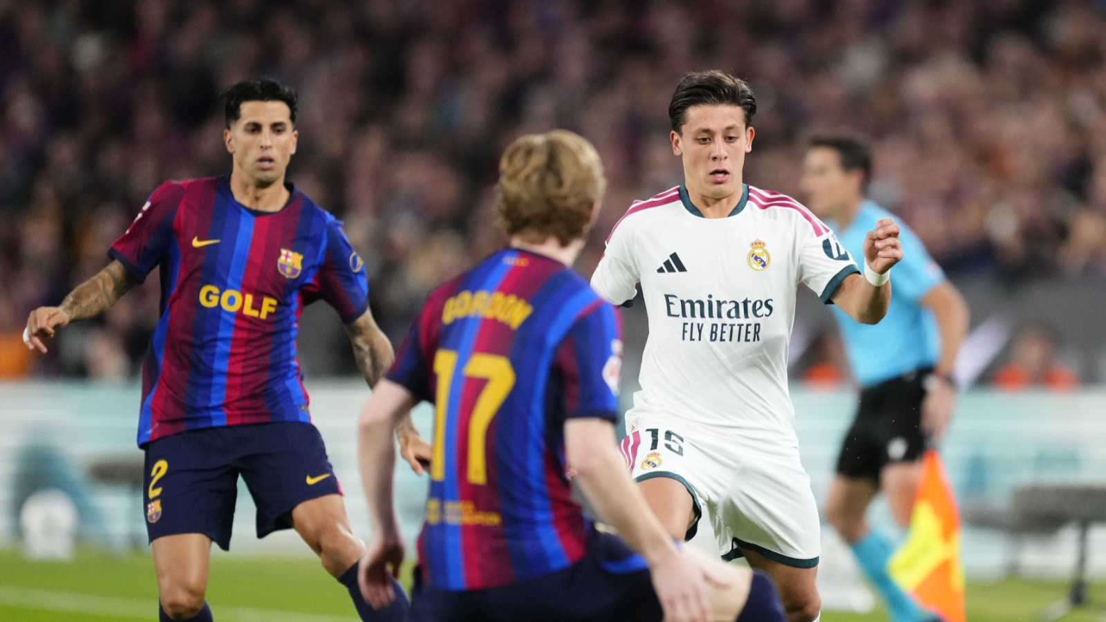 Real Madrid, El Clasico'da Barcelona'ya İlk Yenilgisini Tattırdı