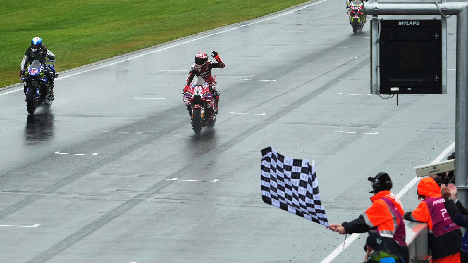MotoGP’de Avustralya Grand Prix’si, yoğun yağış nedeniyle iptal edildi