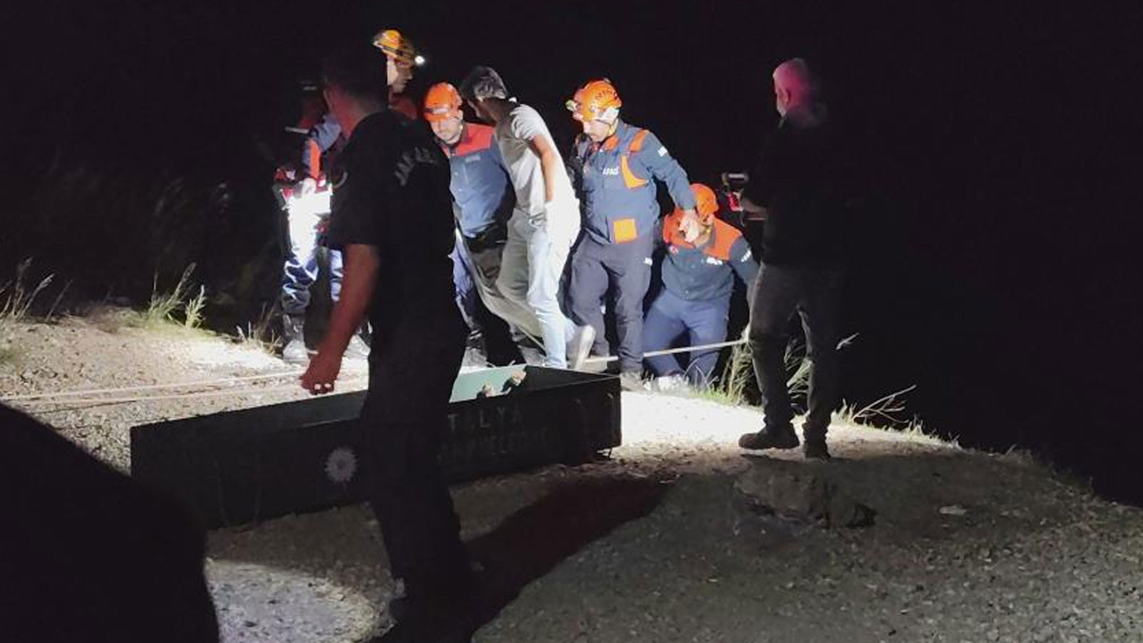 Kayıp Çiftin Aracı Uçurumda Bulundu