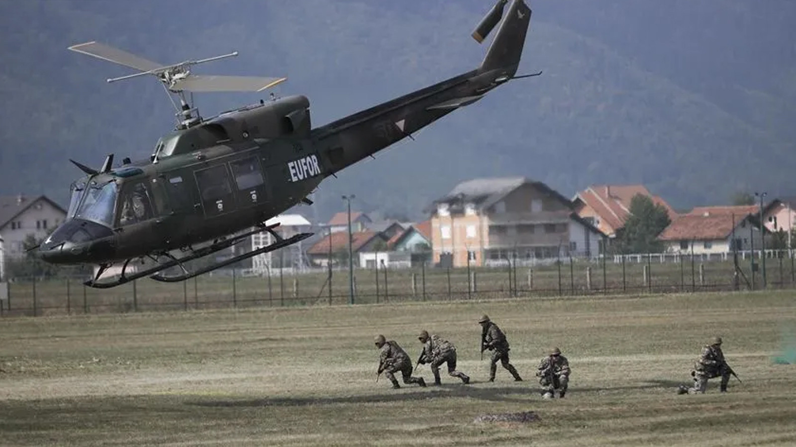 Bosna Hersek'te Askeri Helikopter Kazası: 3 Ölü, 12 Yaralı
