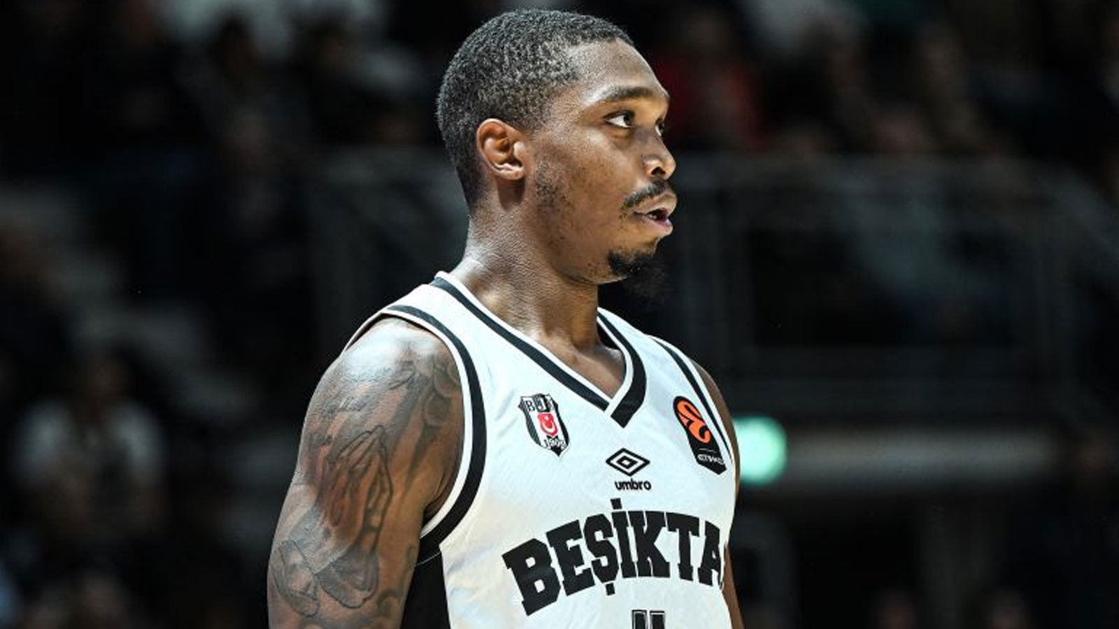 Büyük oynayan Lonnie Walker IV Bologna galibiyeti sonrası: Böyle oynarsak rakip olması çok zor bir takımız